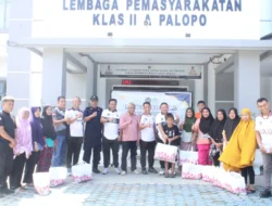 Tebar Kepedulian, Lapas Palopo Beri Bansos bagi Keluarga Warga Binaan