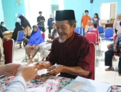 Haru dan Syukur, Lansia di Luwu Timur Terima Dana Rp3 Juta